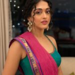 Gayatri Bhardwaj Instagram - होंठों ने सब बातें छिपा कर रखी, आँखों को ये हुनर कभी आया ही नहीं.. India