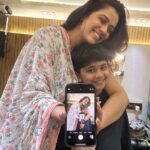 Girija Oak Instagram - It was my Grandmother’s birthday yesterday. We lost her two years ago. She would wear the softest cotton sarees at home. She always chose really beautiful colours too. I have kept a few of them with me to wear every once in a while. It feels like she is giving me a hug 🤍 This one is a special saree from my #100sareepact which has been going on forevaaah! I promise to take pictures of all the sarees I own and wear and finish the pact. For now, saree no. 77 Also this monkey of mine agreed to take a few pictures 🙄 Yes, we are that age already. Refusing to pose for pictures 🤷🏻‍♀️
