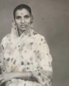 Hazel Keech Instagram - To the mothers that have guided me into motherhood, held me together during my toughest days, listen and consoled me, challenged , loved and accepted me…. I wouldn’t be a mother today without you. You have taught me the value of family, that you dont have to be best friends and you can fight but we are always there together for each other. I love and appreciate you ❤️ Happy Mothers Day to Us 
Photos…

1. Me and my baby boy
2. Me, my mother, Masi Luxmi, sister Tina 
3. My Nani Bhagwatee. 
4. My mother and my baby. 
5. Tina Hollie and baby. 
6. Mum Masis and Me. 
7. Tina Masi Diya and Me. 
8. Masi Luxmi, Mum, Me