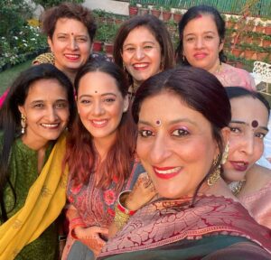 Hazel Keech Instagram - Another Karvachaut done, today with these mad/lovely women all thanks to @paveela ❤️ thanks for taking me in. In the end waiting for the moon to come out