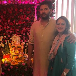Hazel Keech Instagram - Happy Ganesh Chaturthi 2023 to all. Missing my mumbai family at this time… and modaks! Ganpati bappa moriya 🙏🕉️ (Orion loves me singing Jay Ganesha) ❤️