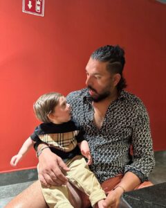Hazel Keech Instagram - These giants Daddy hands got you for life Kid. Happy fathers day  @yuvisofficial ❤️❤️❤️
