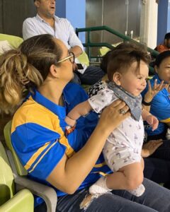Hazel Keech Instagram - Little Mascot ❤️ we love you Daddy team Yuvi @yuvisofficial