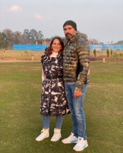 Hazel Keech Instagram - Its a great start to the New Year if im standing your side #betterhalf #imthebetterhalf #couplegoals #husbandandwife #simplelife