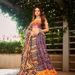 Helly Shah Instagram - ❤️ Styled by: @styleitupbyaashna Outfit: @creativefashion_by_himani Shot by: @mirajverma_photography Hair & Makeup: @celebsmakeupbysejal @makeoverbysejalthakkar #navratrispecial #hellyshah #gujarati #navratri