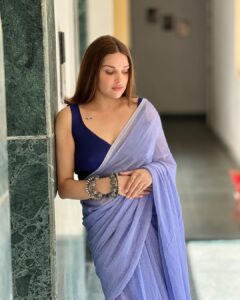 Himanshi Khurana Instagram - Happy Raksha Bandhan 🪻
Saree @eternitybysakshi