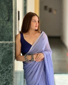 Himanshi Khurana Instagram - Happy Raksha Bandhan 🪻
Saree @eternitybysakshi