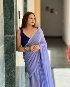 Himanshi Khurana Instagram - Happy Raksha Bandhan 🪻
Saree @eternitybysakshi