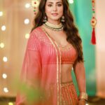 Hina Khan Instagram - Classic 🤍🖤 . Outfit:- @eshakoul_official Jewellery:- @glamutsav Styled by @kansalsunakshi 📸- @itskrajofficial