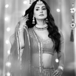Hina Khan Instagram - Classic 🤍🖤 . Outfit:- @eshakoul_official Jewellery:- @glamutsav Styled by @kansalsunakshi 📸- @itskrajofficial