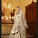 Huma Qureshi Instagram - Dreams are made of these 🌟 @varun_bahl @varunbahlcouture #kashmir #paradise #fashion #couture #starlight #bride