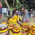 Ishika Singh Instagram - “The fragrance of flowers and the vibrant colors of Bathukamma light up the spirit of every Telugu woman.” #bathukamma #bathukammacelebrations #bathukamafestival #flowerpower #flowerlovers