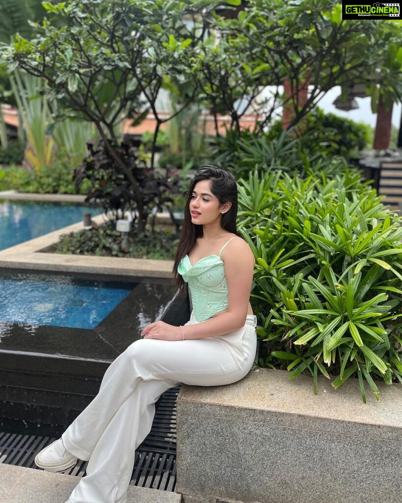 Jannat Zubair Rahmani Instagram - Take me back 🥺 @thewestingoa #thewestingoa #marriottbonvoy The Westin Goa