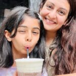 Juhi Parmar Instagram - The world of imagination and fantasy in which Samairra has spent upteen hours, the most awaited part of this vacation was spending time in Harry Potter World at Universal Studios. I was excited for her to see it and see her reaction and for her it was like actually being a part of Harry Potter, she just couldn’t believe it. It’s special when one can make dreams come true and for kids their world of imagination is so beautiful, I can’t share with you in words how beautiful it was to see Samairra’s world of imagination open up in front of her eyes! Truly magical 🧙‍♀️ #harrypotter #dreamcometrue #happy #grateful #checklist #excited Universal Studios Orlando