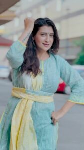 Juhi Parmar Instagram - Aaj ka mood hai 💃🏼 aur woh bhi gaana aisa ho toh aur kya chahiye!
#bollywood #bollywoodsongs #dance #dancevideo #reels #reelsindia #reelitfeelit #reelsinstagram