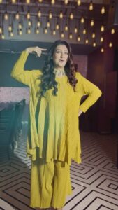 Juhi Parmar Instagram - Your captions and comments are so much fun so lets have some fun! You caption this post and I choose my favourite one and use it! 

Styled by: @ashnaamakhijani 
Outfit : @wanderlustbysahiba 
Neckpiece: @fashionjewellery_21 
Location : @jlwamumbai 

#dance #fun #masti