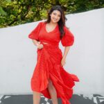 Juhi Parmar Instagram - Unique without a mould that can be replicated 😇 That’s the goal! #standtall #believe #selflovejourney #selflove Location: @kazuza.mumbai Outfit: @howwhenwearclothing Styling: @deeti.mehta Assistant: @snehatiwari05 Makeup: @makeupbysheryl.b PR & Management Agency: @brandnbuzz