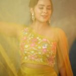 Kanmani Manoharan Instagram - Diva @kanmani_manoharan flaunting with the outfit curated by @vibhafashionhouse Beautifully captured by @madhumitha_photography Organza Styling by @style_ur_drape_with_gifty . . . . . #kanmanimanoharan @_kanmani_manoharan @kanmani_manoharan_sweety