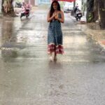 Kanmani Manoharan Instagram - #kanmanimanoharan✨ Chennai la rain ahhhh 🧐 This song and rain ❣️must try 💯