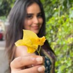 Kanmani Manoharan Instagram - #kanmanimanoharn✨ To all my insta fam 🌼 Love you guys❣️
