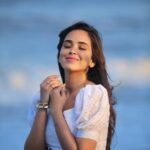 Kanmani Manoharan Instagram - Nothing is too late ! #kanmanimanoharan✨
