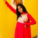 Kanmani Manoharan Instagram - #kanmanimanoharan✨ Beautiful outfit @tag_a_clothing_brand #vacation #varanasi #north #trip #friends #fun #love #peace