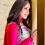 Kanmani Manoharan Instagram - #kanmanimanoharan✨ Outfit @tag_a_clothing_brand