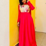 Kanmani Manoharan Instagram - #kanmanimanoharan✨ Beautiful outfit @tag_a_clothing_brand #vacation #varanasi #north #trip #friends #fun #love #peace