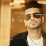 Karan Kundrra Instagram - Doabbe waale mundey.. tere toh hone nai sambhaal nee..! Soho House Mumbai