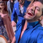 Karanvir Bohra Instagram – Adaa paada Kaun paada mama ji ka ghoda pada 😂😂😂😂

#reelsinstagram #reels #trendingreels #trendingsongs #viral #viralvideos #prank #funny #comedy #jaybhanushali #karanvirbohra #tinadatta #surshiv Umargam, Gujarat, India