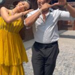 Karanvir Bohra Instagram - When u r shooting with such a handsome krishna @karanvirbohra 🔥 #krishna #krishnalove #reels #karanvir #kriti Perfect Picture Location
