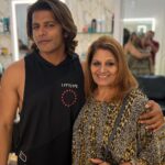 Karanvir Bohra Instagram - Like mumma like son @madhu.hariom @sarfarazhairstudio