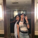 Karishma Sharma Instagram - Sunday working day, gives you monday Motivation. I am extremely grateful 💙🧿💙
