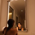 Karishma Sharma Instagram - Baby,don’t get greedy 🙄🤓 Palazzo Versace Dubai