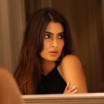 Karishma Sharma Instagram - Baby,don’t get greedy 🙄🤓 Palazzo Versace Dubai