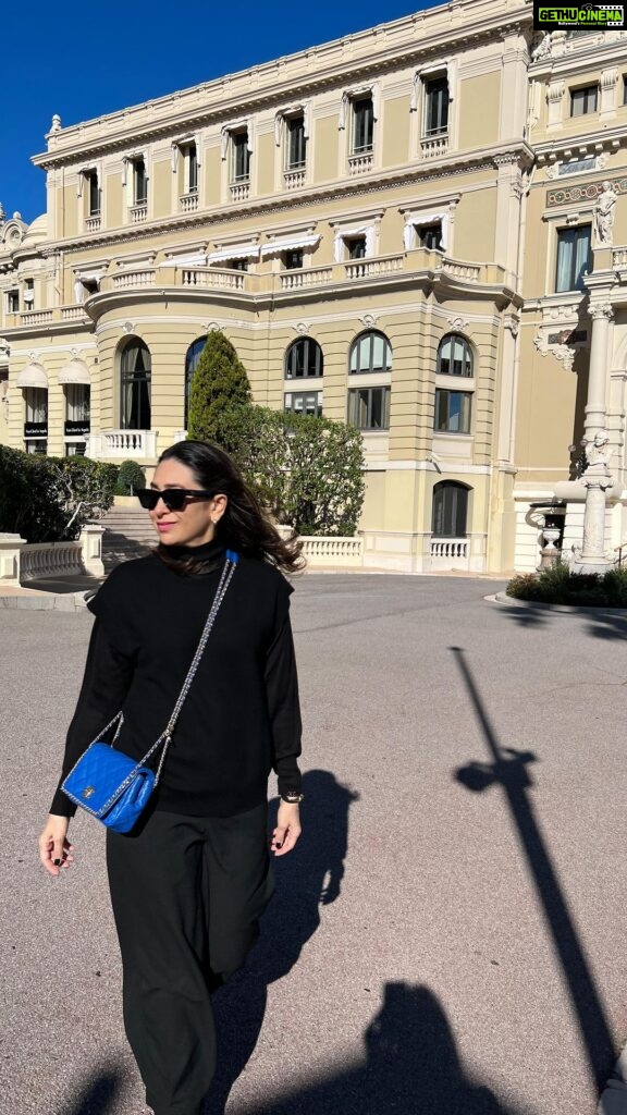 Karisma Kapoor Instagram - A stroll on the French Rivera⚓🛟⛵🌊🐟🦞💙 #monaco #letsgoback #tuesdaythoughts