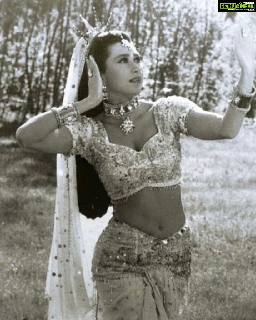Karisma Kapoor Instagram - In the 90s this was the pose for ttyl 😉😂🤍 (talk to you later) #flashbackfriday #amrapali #costume #dance #90s