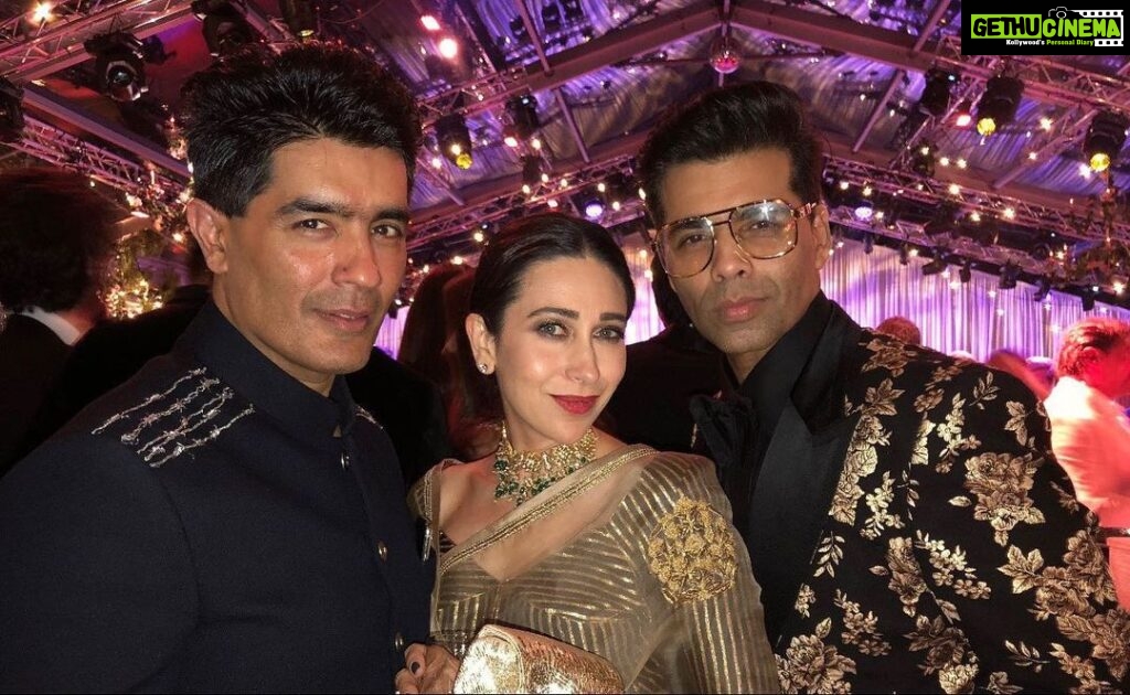 Karisma Kapoor Instagram - Always fun with the boys ✨ Happy 50th birthday Kjo 🎂🥂 (will be missing tonight 😟) #memories #happybirthday @karanjohar @manishmalhotra05