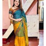 Karunya Ram Instagram - ಕಿತ್ತೂರಿನ ಬಂಡಿ ಹಬ್ಬದ ಸಡಗರ 🌸,ತಂಬಿಟ್ಟಿನ ಆರತಿ ಮತ್ತು ಊರಿನ ಜನರ ಪ್ರೀತಿ 💐🫰🏼🫶🏼🤗 with my darling @sumankittur & family🫰🏼🫶🏼🤗❤️ : : : #karunyaram #milkybeautykarunyaram #kittur #festival #village #nature #traditional #beautiful #family #gorgeous #cute #traditional #culture #trending #viral Kittur