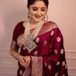 Karunya Ram Instagram - ❤️❤️‍🩹🥻💐 : : : Saree : @anayra_couture Jewellery : @aabushanjewellery1941 Makeup : @keerthiram28 PC : @pgraphyofficial : : #karunyaram #milkybeautykarunyaram #saree #tradition #jewelry #beautiful #cute #pretty #indiangirl R.R. Nagar