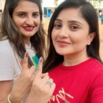 Karunya Ram Instagram - We Did our duty ,please do vote 🗳️🗳️ ಮತದಾನ ನಮ್ಮ ಹಕ್ಕು : : #karunyaram #milkybeautykarunyaram #vote #karnatakaelections2023 Raja Rajeshwari Nagar, Bangalore South