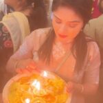 Karunya Ram Instagram - 😇✨ : : #karunyaram #milkybeautykarunyaram #actress #heroine #temple #pooja #godess #belive #positivevibes #viralvideos #trending #devotional #trending #viral Sri Bande Mahakali Devalaya