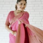 Karunya Ram Instagram - Six yard saree with my fav @kalyanjewellers_official Jewllry 🍁 : : ; Wearing : @houseof.raadhya_sarees Jewllry : @kalyanjewellers_official Makeup : @makeoverbysamridhi_ram Vidoe : @umesh__photography___ Place : SR Studio RR Nagar : : #karunyaram #milkybeautykarunyaram #sixyarsofelegance #saree #kalyanjewellers #jewelry #beautiful #gorgeous #cute #tradition Raja Rajeshwari Nagar, Bangalore South
