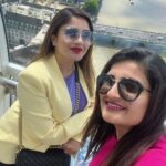 Karunya Ram Instagram - ❤️‍🩹🧿 : : #karunyaram #samridhiram #sisters #sisterlove #bonding #cute #beauty #gorgeous #pretty #love #instagood #instagram #instalike London Eye
