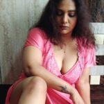 Kavita Radheshyam Instagram - प्यार नाल ना सही.. ग़ुस्से नाल वेख लिया कर.. बीमारा नू शिफा मिल जांदी है.. --Attaullah Khan Eesakhelvi ❤️