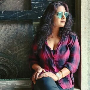Kavita Radheshyam Instagram - अब? अब तो झक्क मारकर Acting करनी पड़ेगी? 🙈🙈🙈