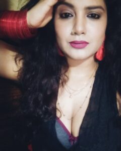 Kavita Radheshyam Instagram - Love me or hate me, either way, I'm gonna shine..