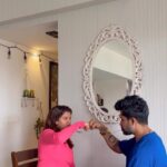 Kishwer Merchant Instagram - Gin gin ke badle lunga tujhse , boht pelaa hai mujhe chote hote hue 🤛 Ab aa tu @raishrutirai …. @kishwersmerchantt Kisi ko pataaa nahi chalegaaa, tuuu maaarrrrr 🥄🤣🤣🤣