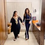 Krishika Lulla Instagram - My Monday motivation Spend quality time with my loved ones smile is the best gift 🎁 @demblaraju #krishikalullamotherdaughterseries #krishikalullaa #trendingreels #trending