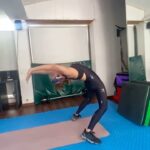 Krishika Lulla Instagram - Peace of Mind Inspirations Peace of mind comes not from wanting to change others, but by simply accepting them as they are. #krishikalulla #gymnastics #drills #presshandstand #backbending #walkover #chakrasana #instalove #instafame #handstand #handbalance #coach @kuldeep_freerunner